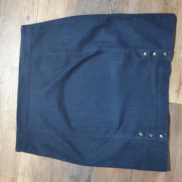 J Jill denim dark wash snap detailed skirt mini - Picture 6 of 6